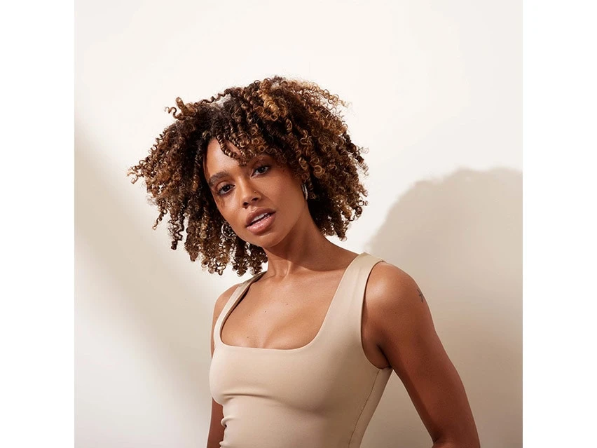 OLAPLEX Anti-Frizz Smooth & Shine Set 5 OLAPLEX Anti-Frizz Smooth & Shine Set - Image 5