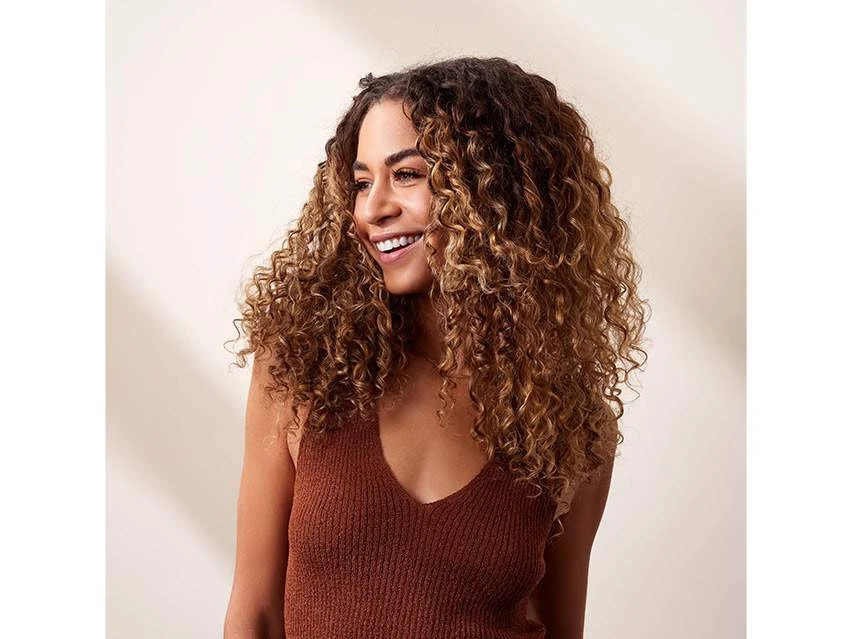 OLAPLEX Anti-Frizz Smooth & Shine Set 7 OLAPLEX Anti-Frizz Smooth & Shine Set - Image 7